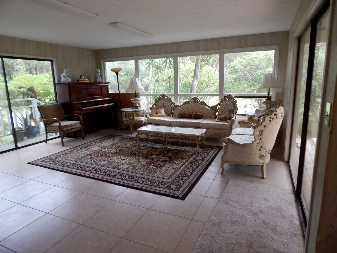 Romantic Getaway Accommodation for Two Guests in Fern Forest, Hawaii