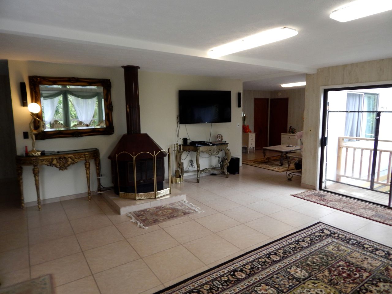 Romantic Getaway Accommodation for Two Guests in Fern Forest, Hawaii