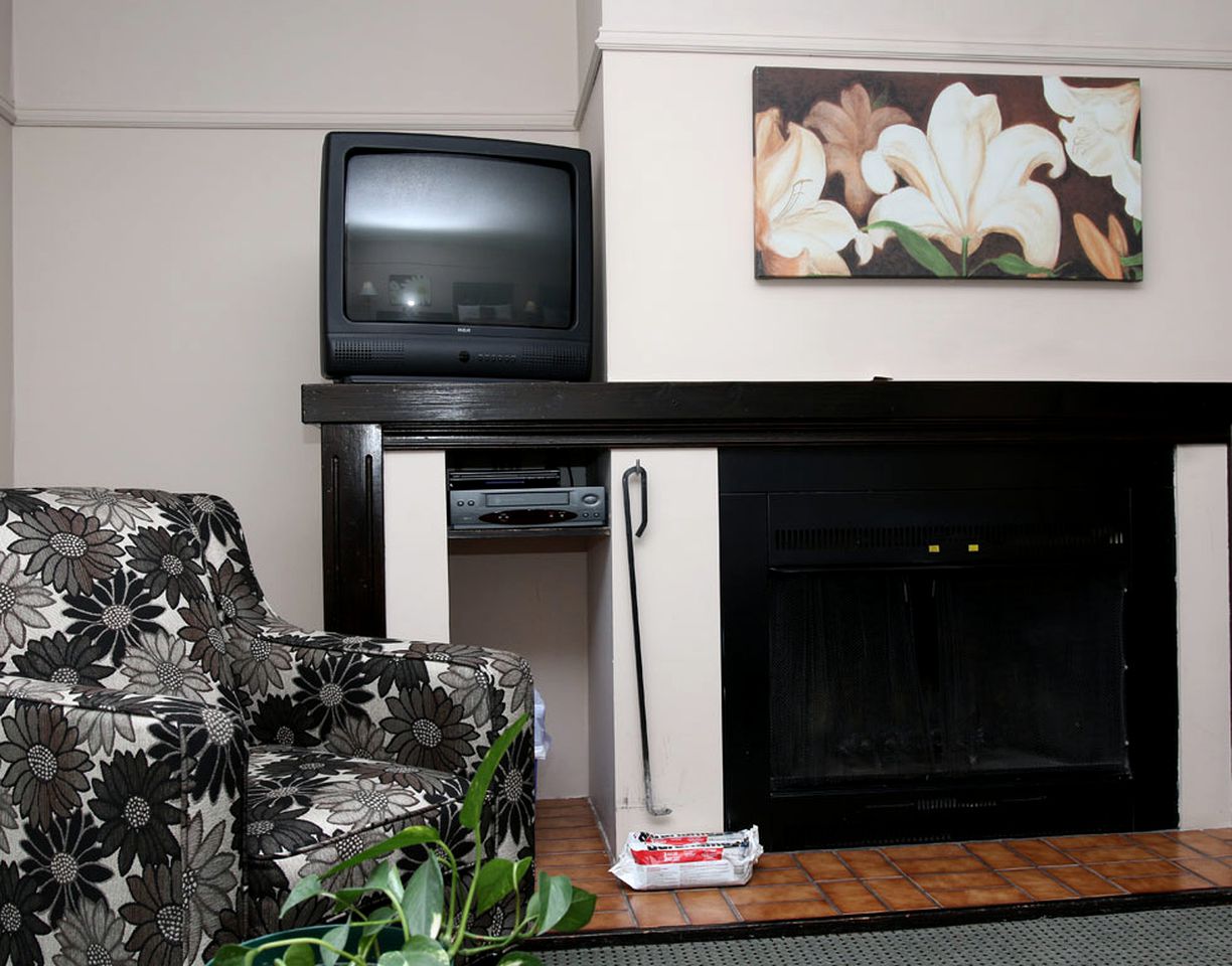 Vacation Accommodation at a Lakeside Resort near Toronto, Ontario