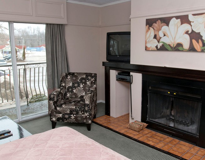 Nature Lodges (Orillia, Ontario, Canada)