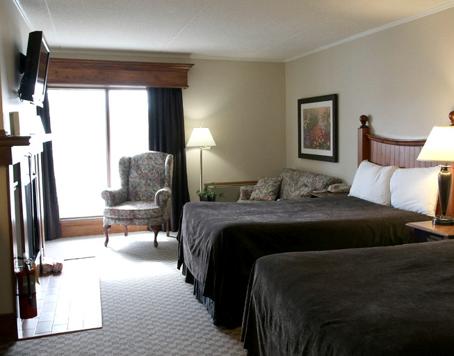 Nature Lodges (Orillia, Ontario, Canada)