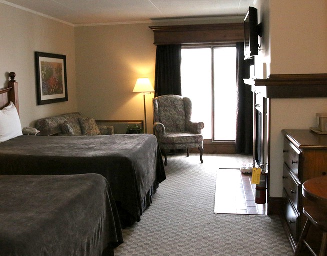 Nature Lodges (Orillia, Ontario, Canada)