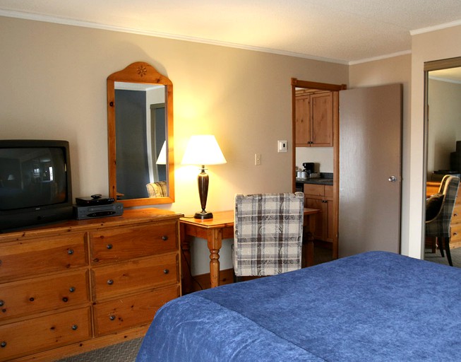 Nature Lodges (Orillia, Ontario, Canada)