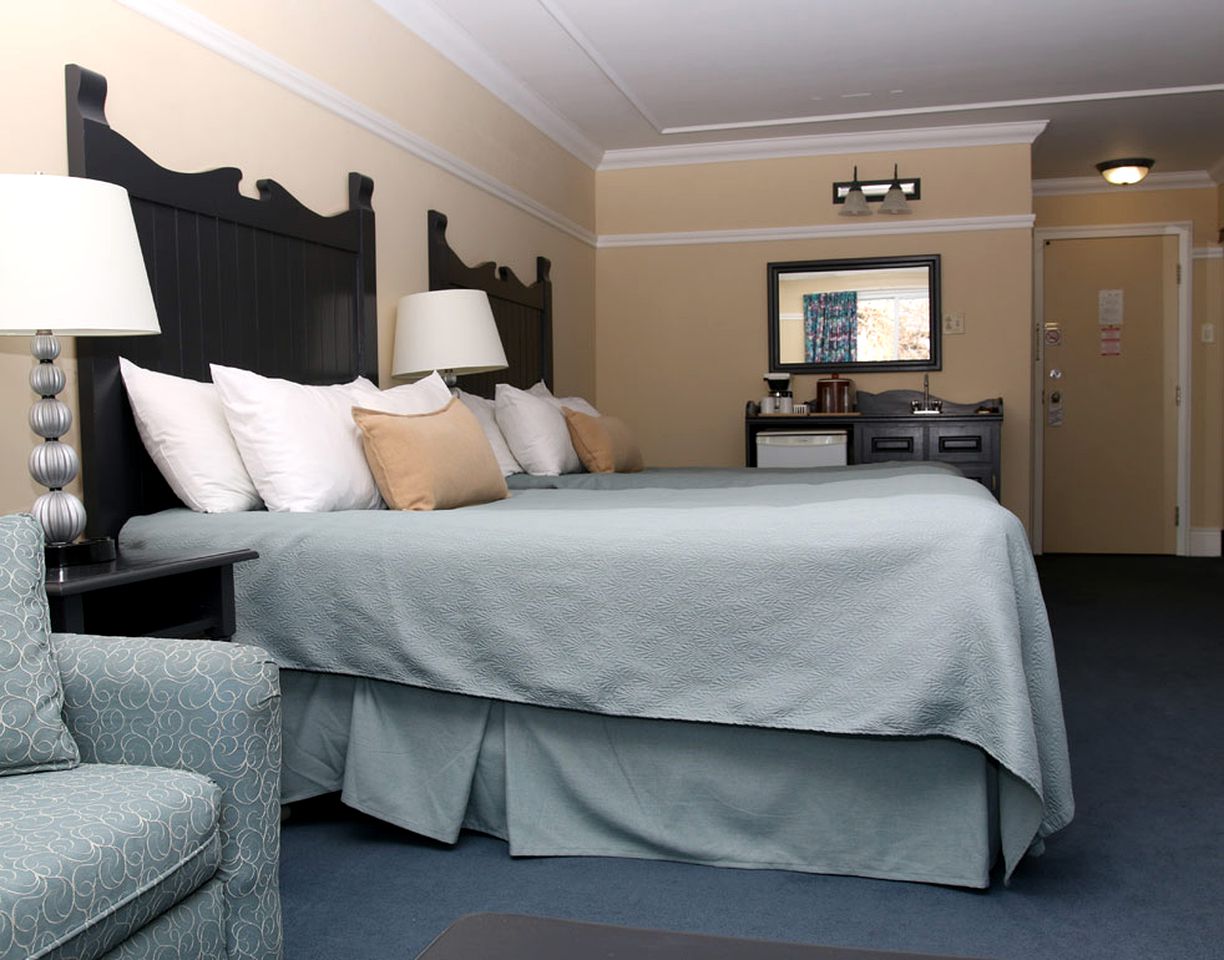 Group-Friendly Accommodation at an All-Inclusive Resort near Beaverton, Ontario