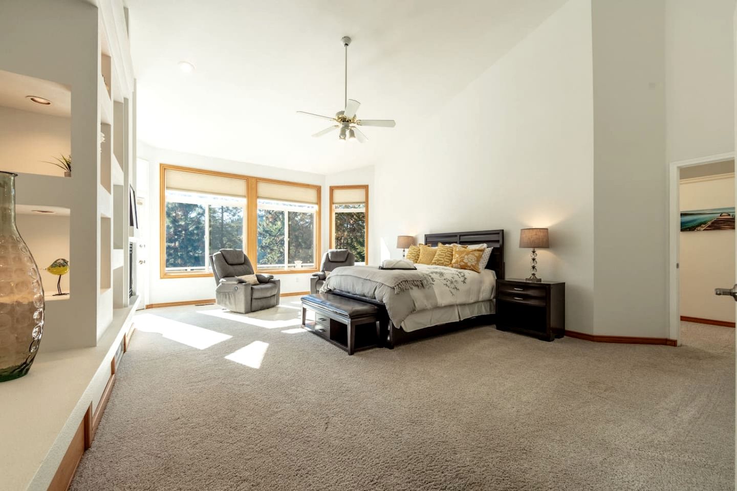 Enchanting Vacation Rentals with Breathtaking Lake Views near Lake Fernan in Idaho