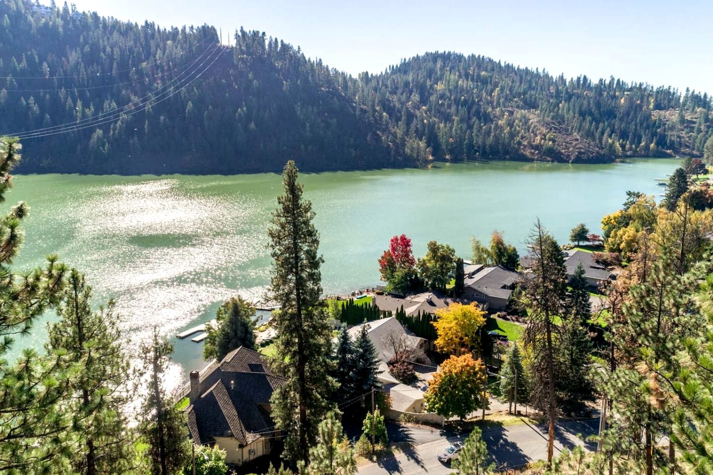 Enchanting Vacation Rentals with Breathtaking Lake Views near Lake Fernan in Idaho