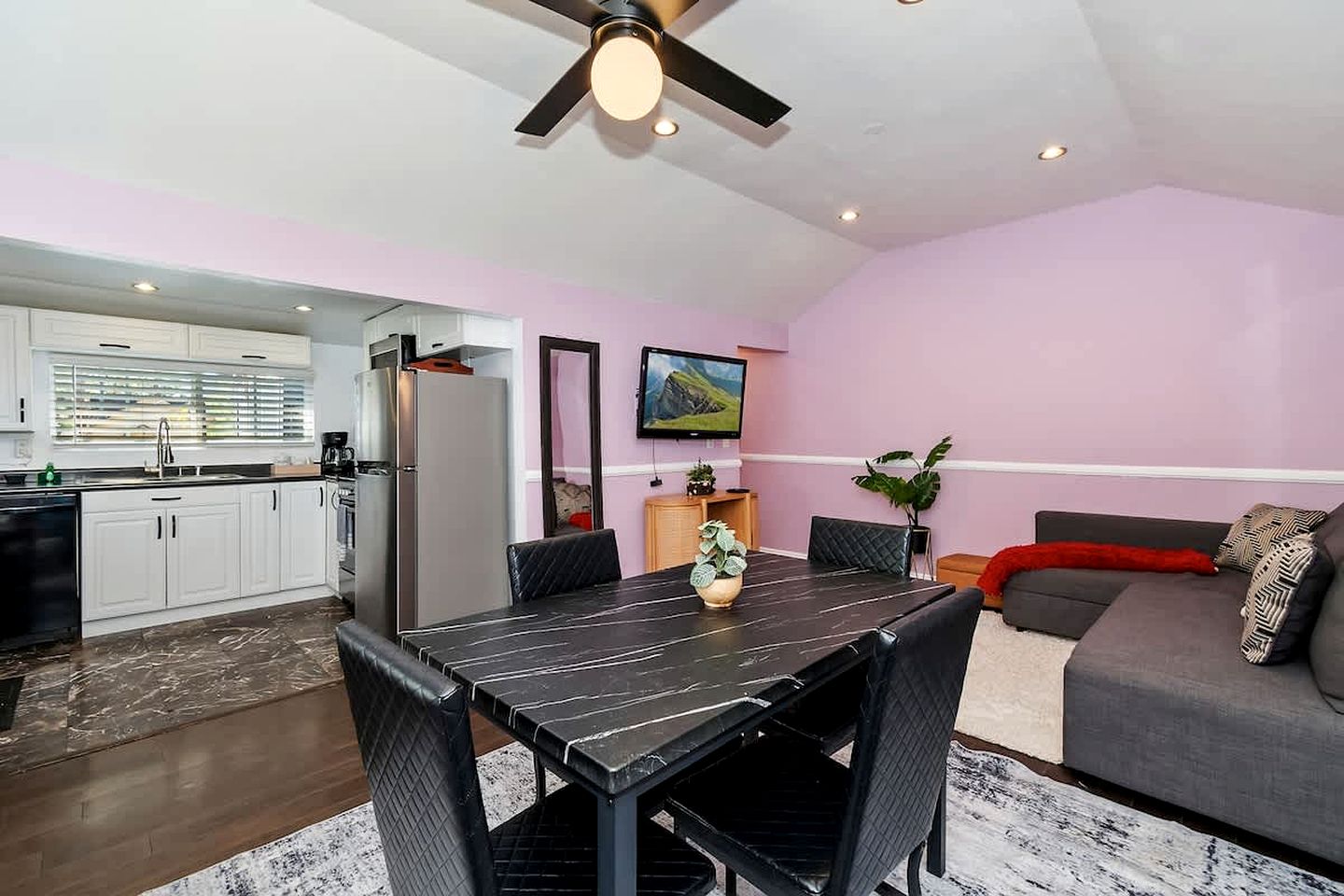 Cozy Mountain Cabin with Enclosed Yard & BBQ Near Big Bear Lake – Big Bear, CA