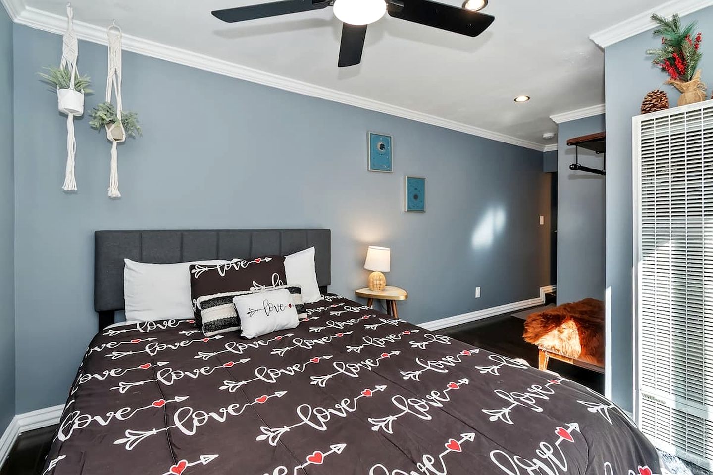 Cozy Mountain Cabin with Enclosed Yard & BBQ Near Big Bear Lake – Big Bear, CA