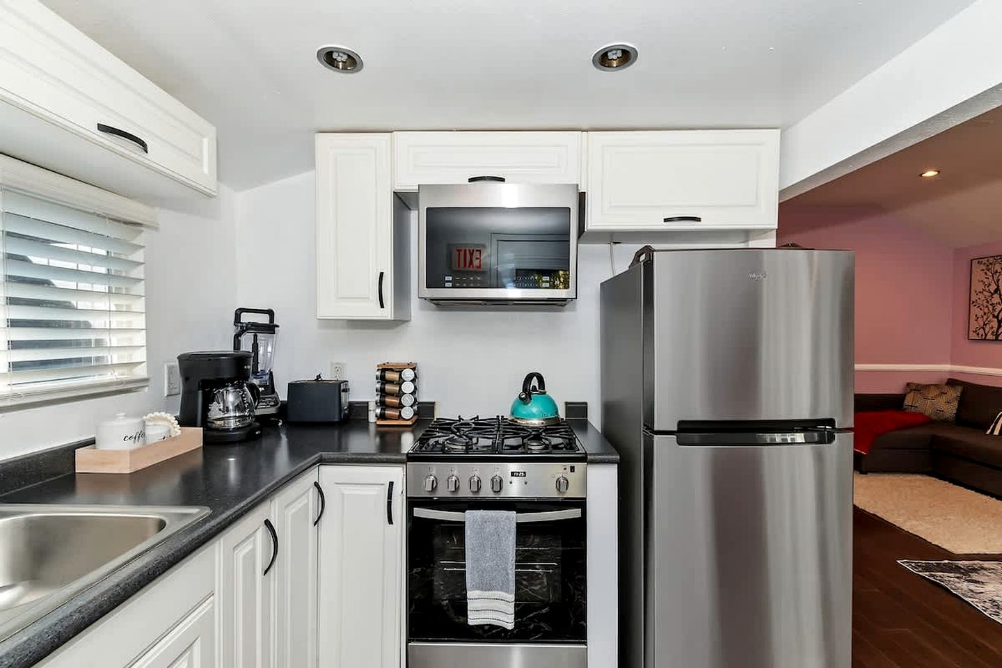 Cozy Mountain Cabin with Enclosed Yard & BBQ Near Big Bear Lake – Big Bear, CA