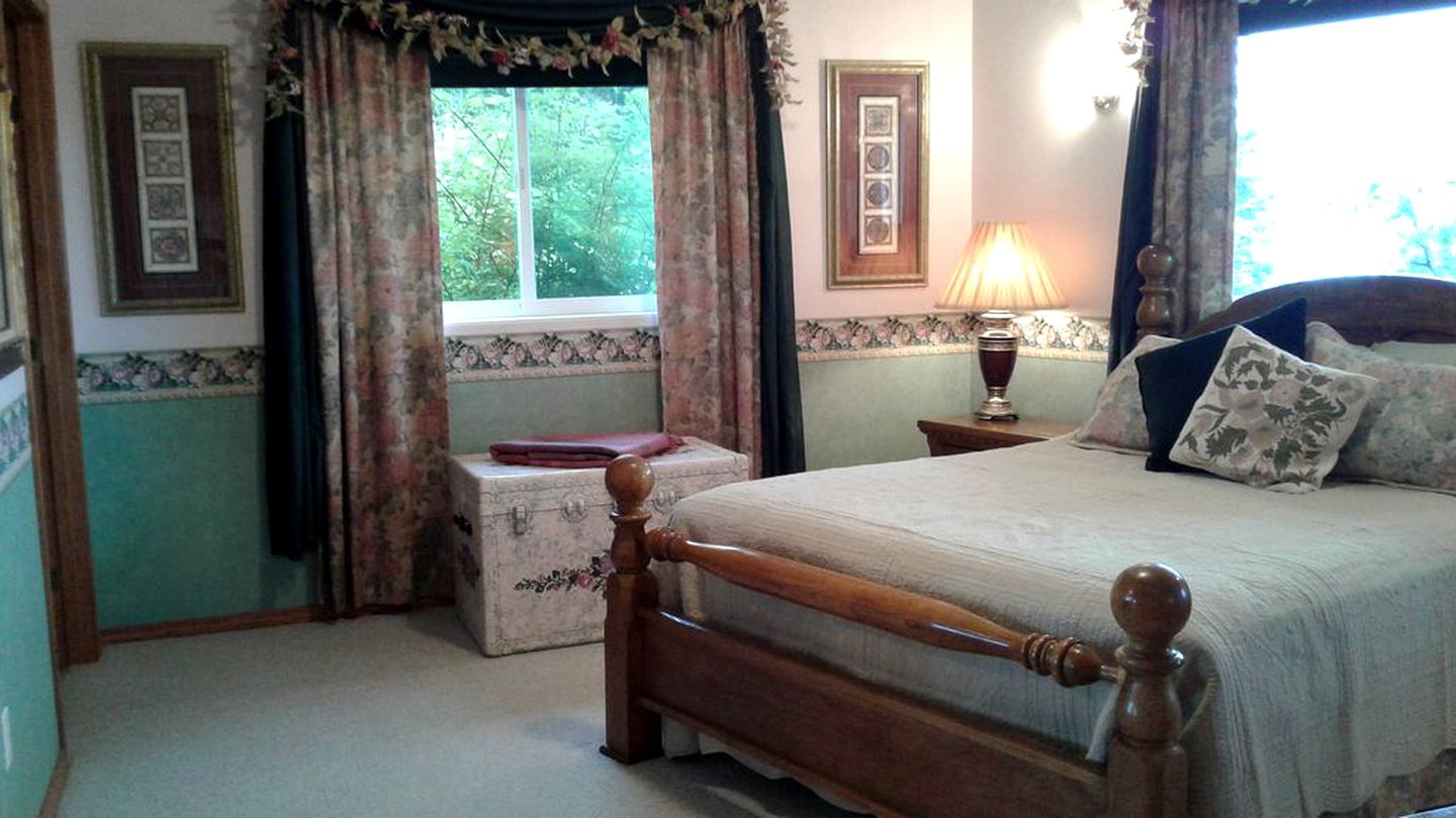 Family-Friendly Vacation Rental with Jaw-Dropping Views in Homer, Alaska