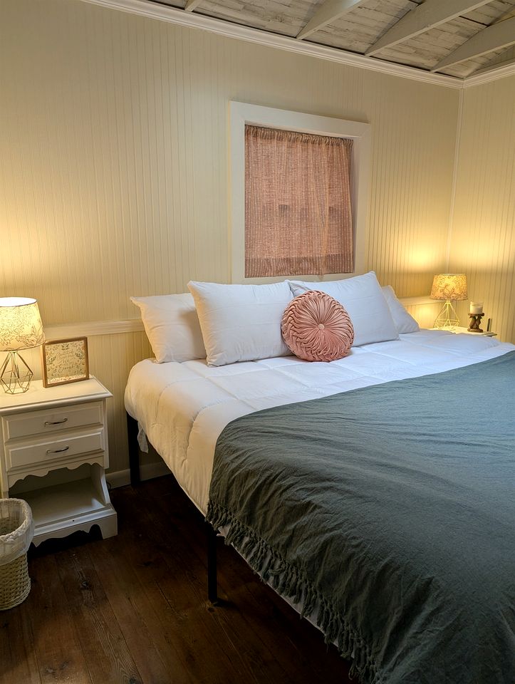 Secluded Mountain Cabin Retreat with Scenic Woodland Views near Black Mountain, NC