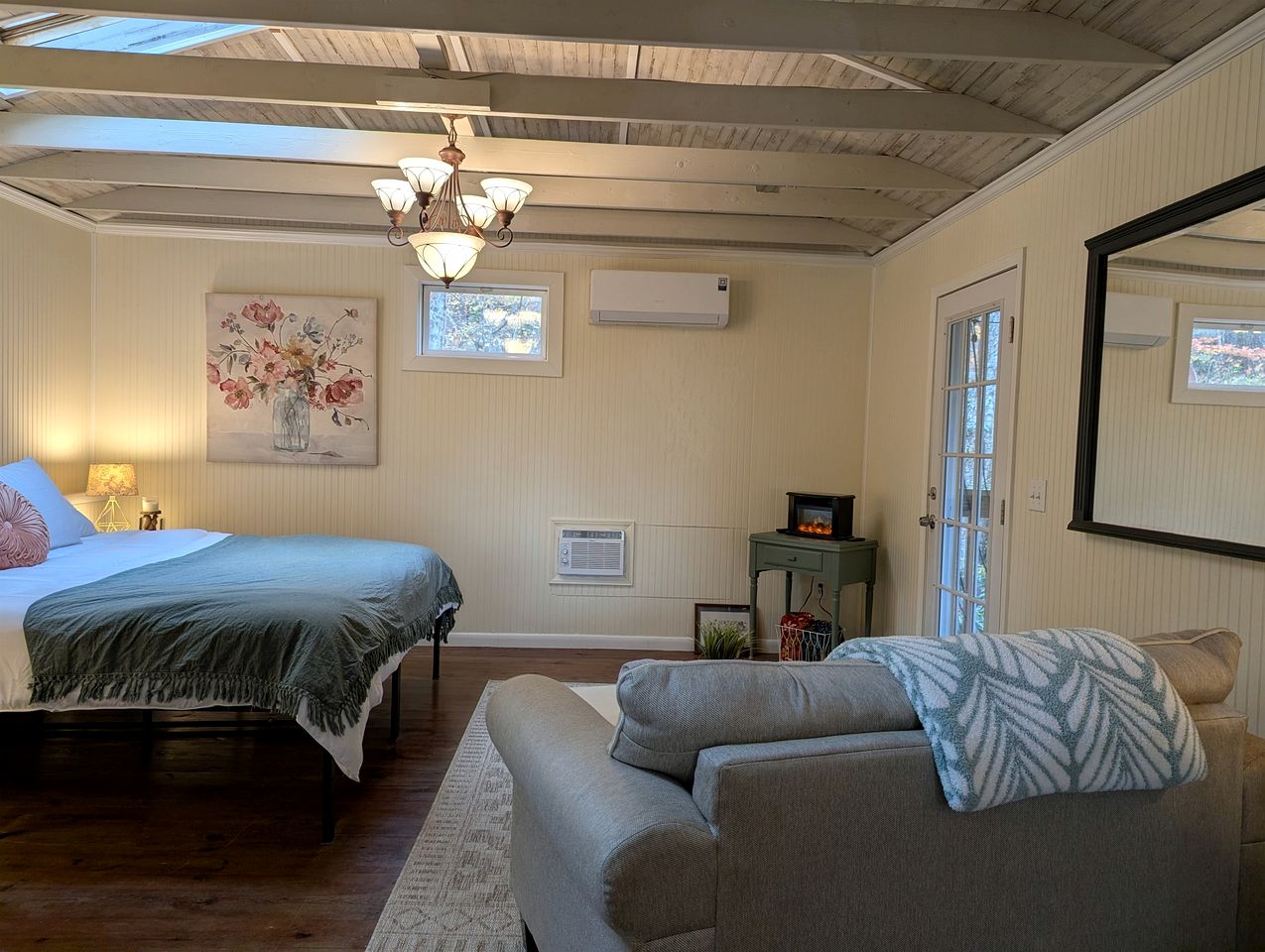 Secluded Mountain Cabin Retreat with Scenic Woodland Views near Black Mountain, NC