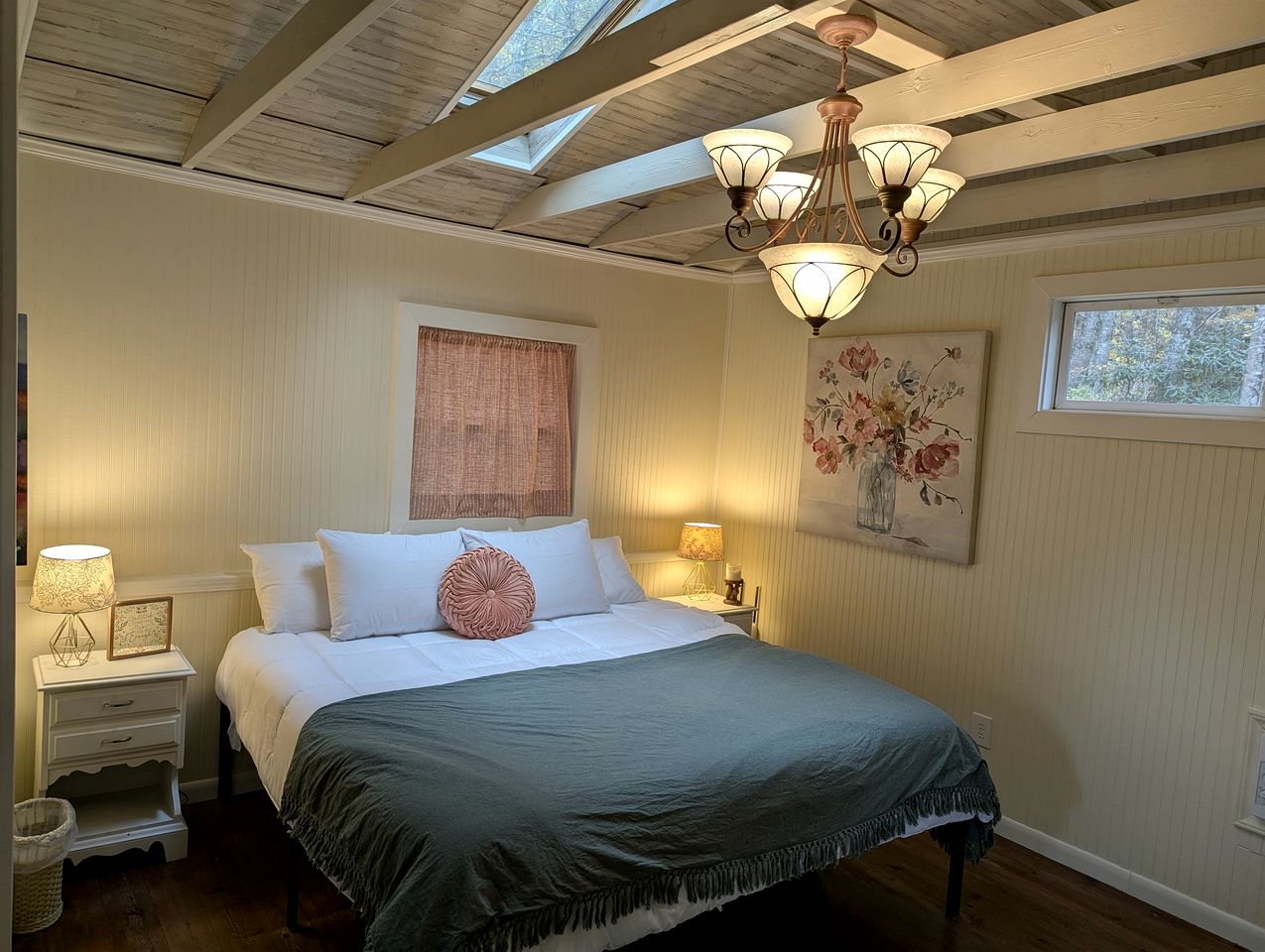 Secluded Mountain Cabin Retreat with Scenic Woodland Views near Black Mountain, NC