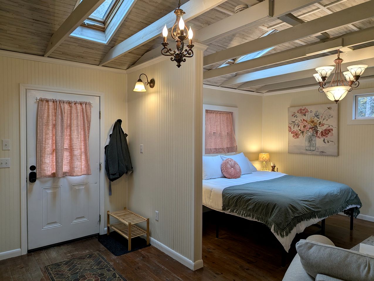 Secluded Mountain Cabin Retreat with Scenic Woodland Views near Black Mountain, NC