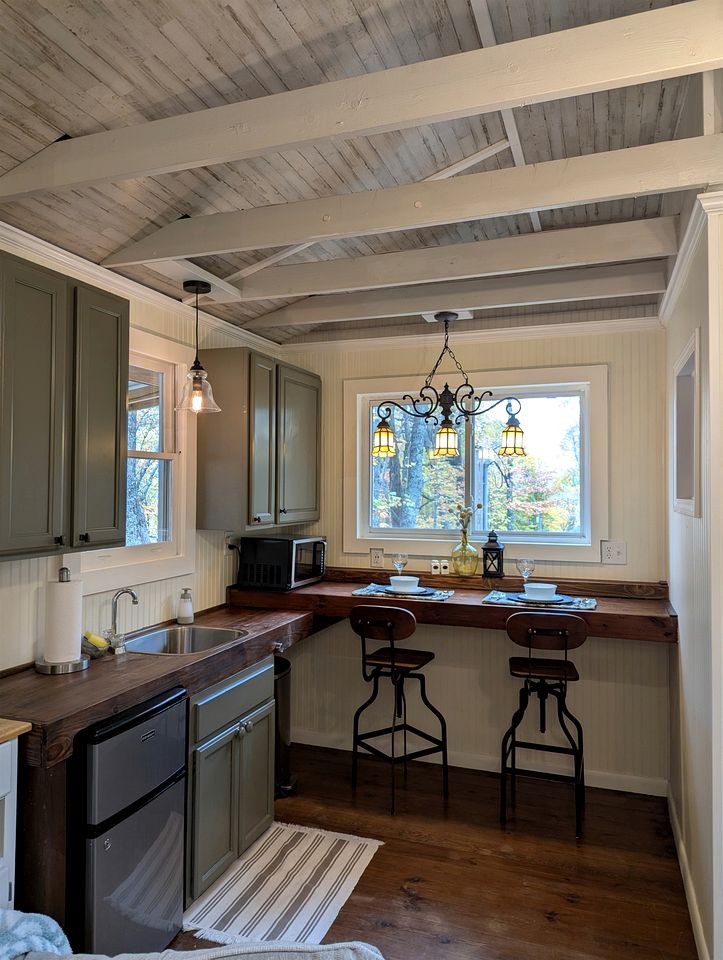 Secluded Mountain Cabin Retreat with Scenic Woodland Views near Black Mountain, NC