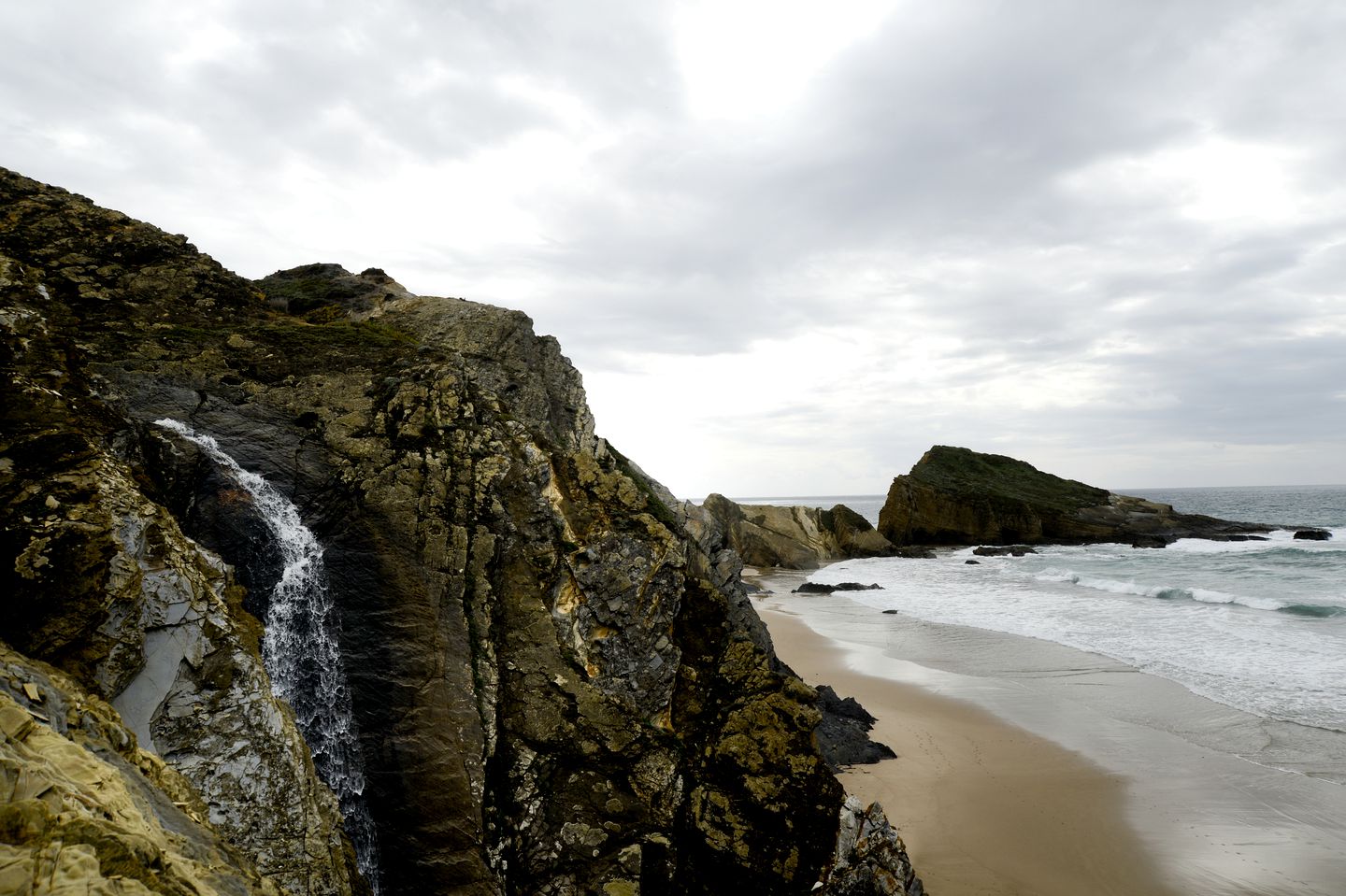 Wheelchair-Accessible Cabin Rental near the Mountains of the Alentejo Region, Portugal