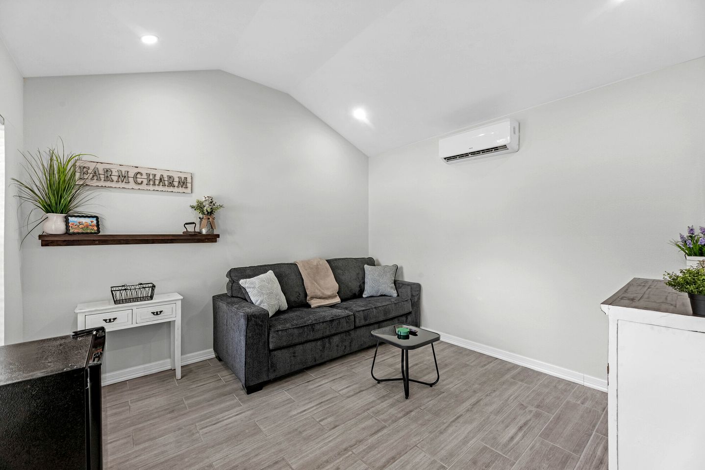 Peaceful Luxury Tiny Home Resort with Pool & Goats near Houston, Hempstead Texas – Entire Property Rental