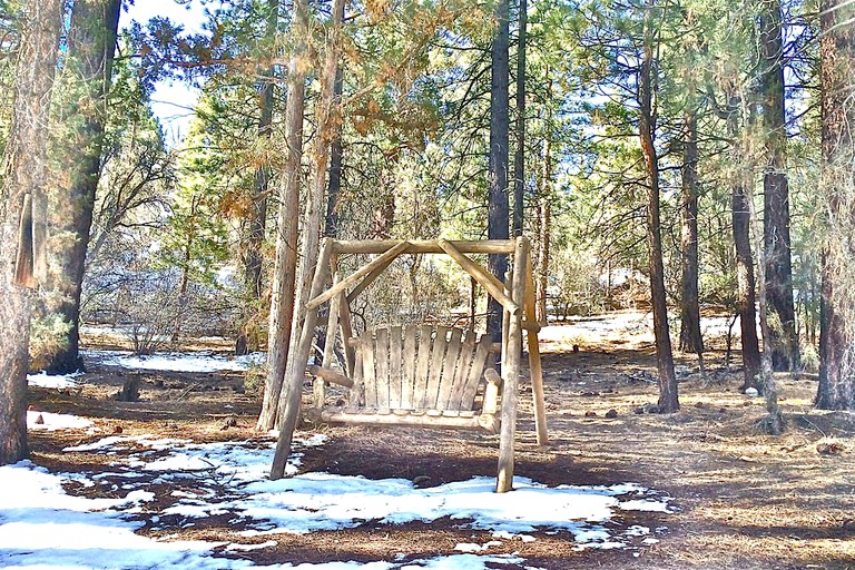 Cabins (Big Bear City, California, United States)