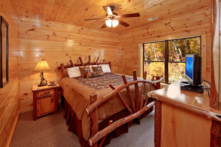 -- (United States, Gatlinburg, Tennessee)