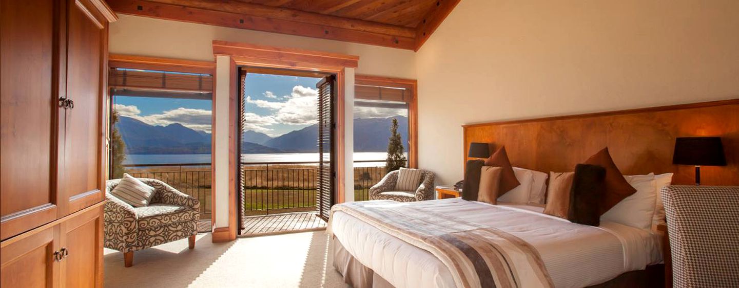 Deluxe Lodge Room Overlooking Lake Te Anau, New Zealand