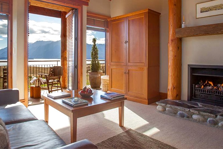 Log Cabins (Te Anau, South Island, New Zealand)