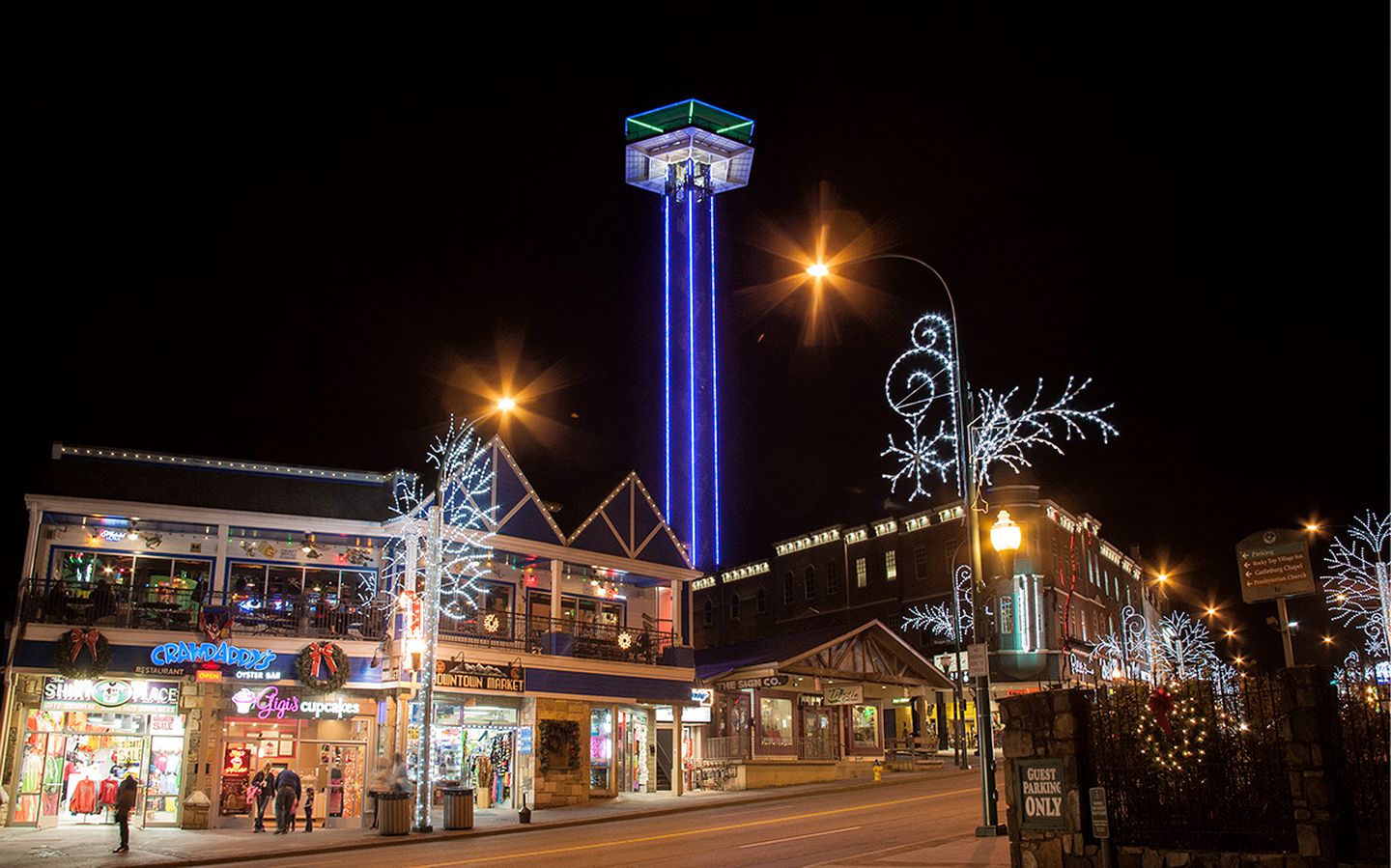 Family Cabin Rental with a Theater Room and Hot Tub in Gatlinburg, East Tennessee