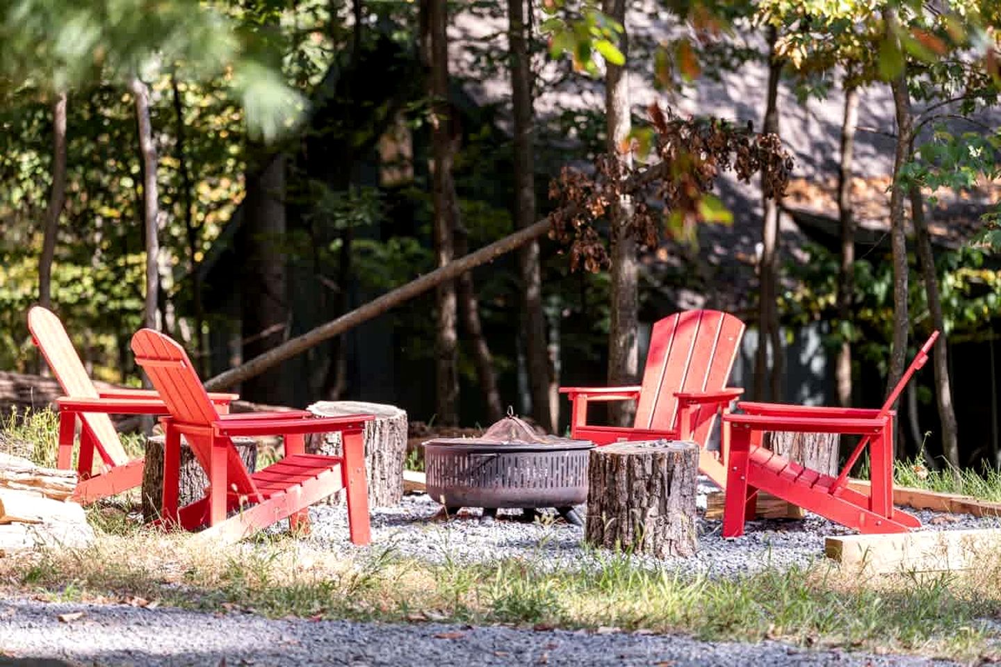 Spacious Cabin with Fire Pit, Arcade Games, and Resort Access, the Perfect Base for Outdoor Adventures in Hedgesville, West Virginia