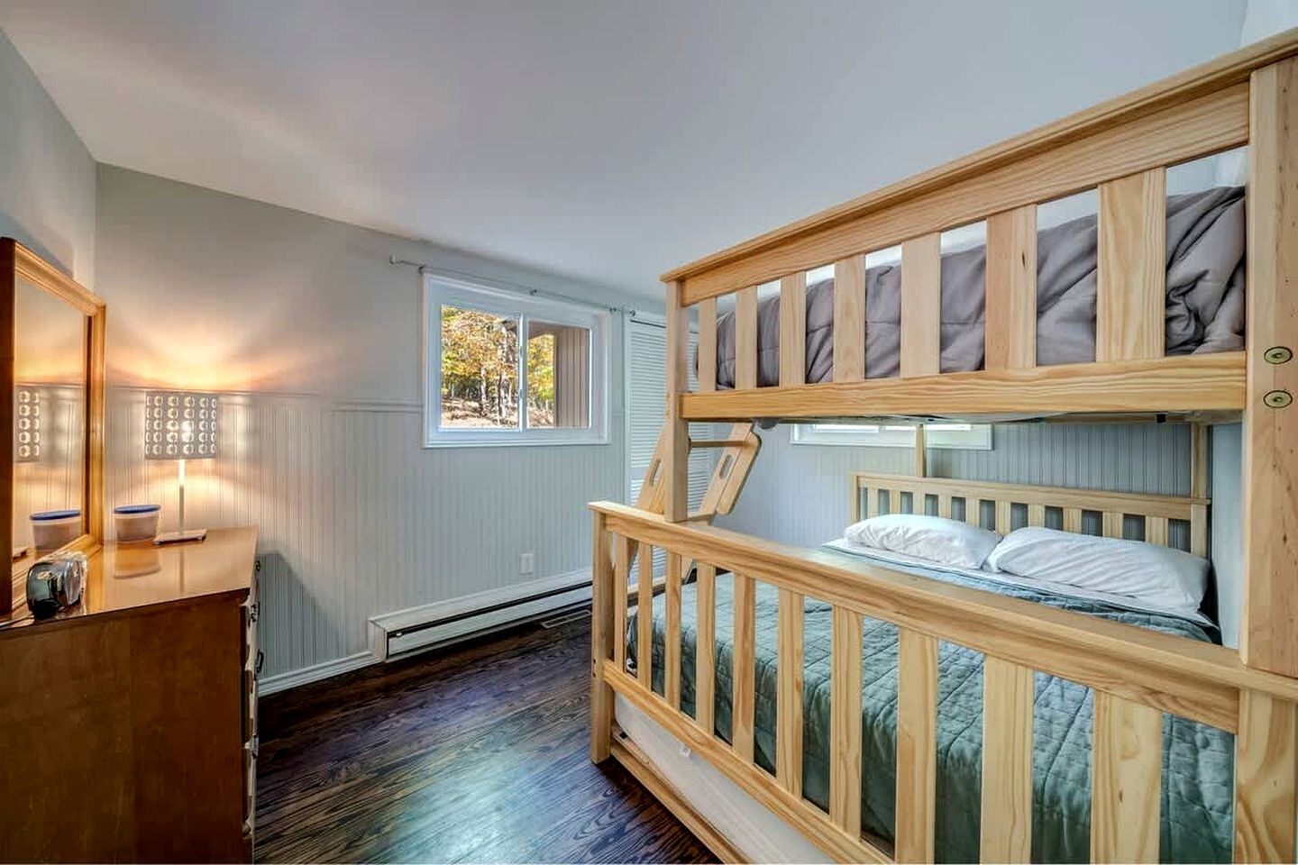 Spacious Cabin with Fire Pit, Arcade Games, and Resort Access, the Perfect Base for Outdoor Adventures in Hedgesville, West Virginia
