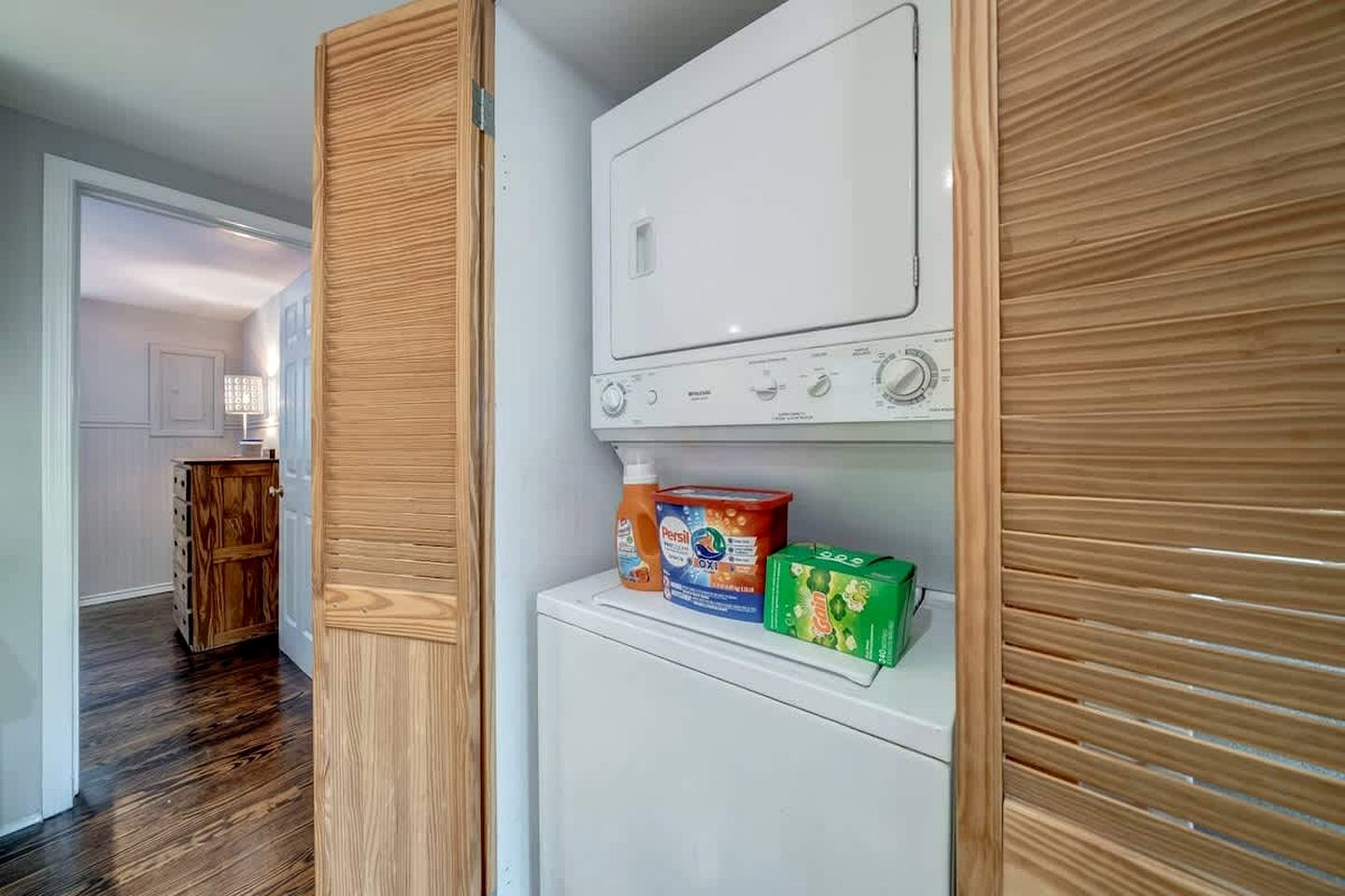 Spacious Cabin with Fire Pit, Arcade Games, and Resort Access, the Perfect Base for Outdoor Adventures in Hedgesville, West Virginia