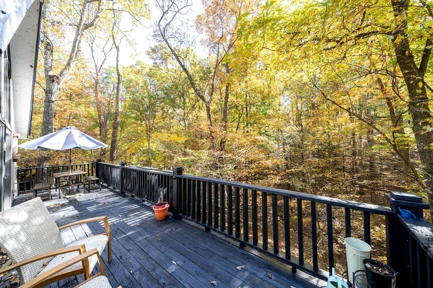 Spacious Cabin with Fire Pit, Arcade Games, and Resort Access, the Perfect Base for Outdoor Adventures in Hedgesville, West Virginia
