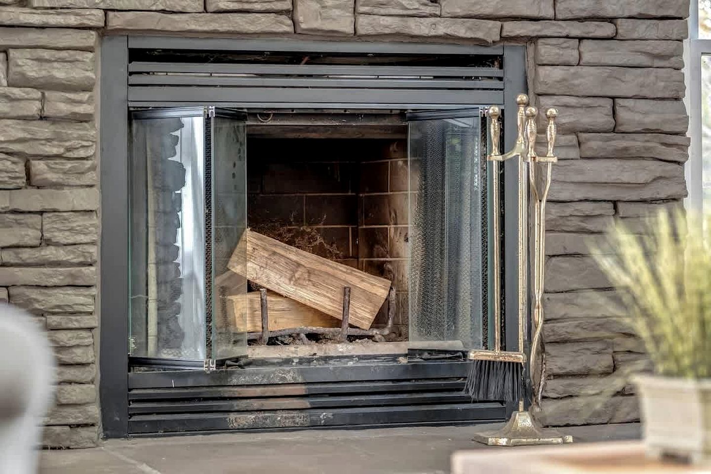 Spacious Cabin with Fire Pit, Arcade Games, and Resort Access, the Perfect Base for Outdoor Adventures in Hedgesville, West Virginia