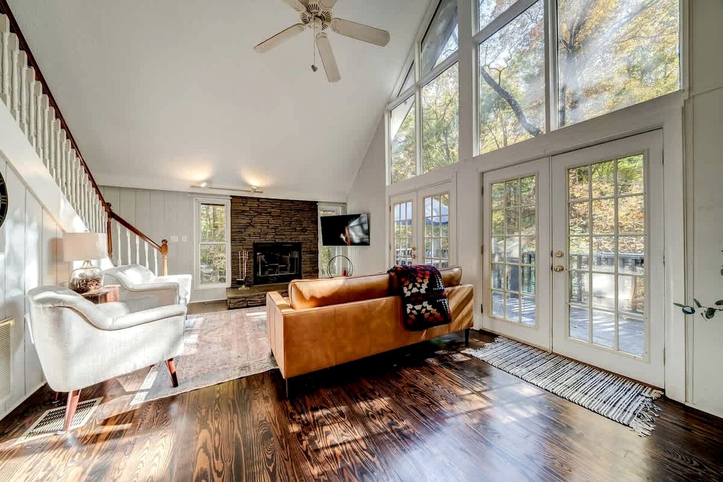 Spacious Cabin with Fire Pit, Arcade Games, and Resort Access, the Perfect Base for Outdoor Adventures in Hedgesville, West Virginia