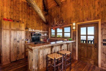 Marvelous Tower Rental in Ennis, Montana - Fantastic Family Glamping Vacation Spot near Virginia City photo 4