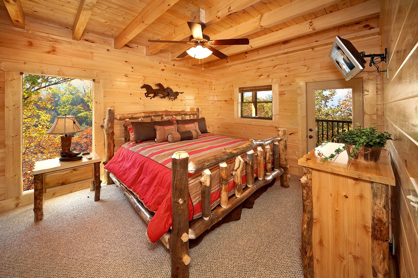 Majestic Cabin near Gatlinburg Perfect for a Getaway in Tennessee