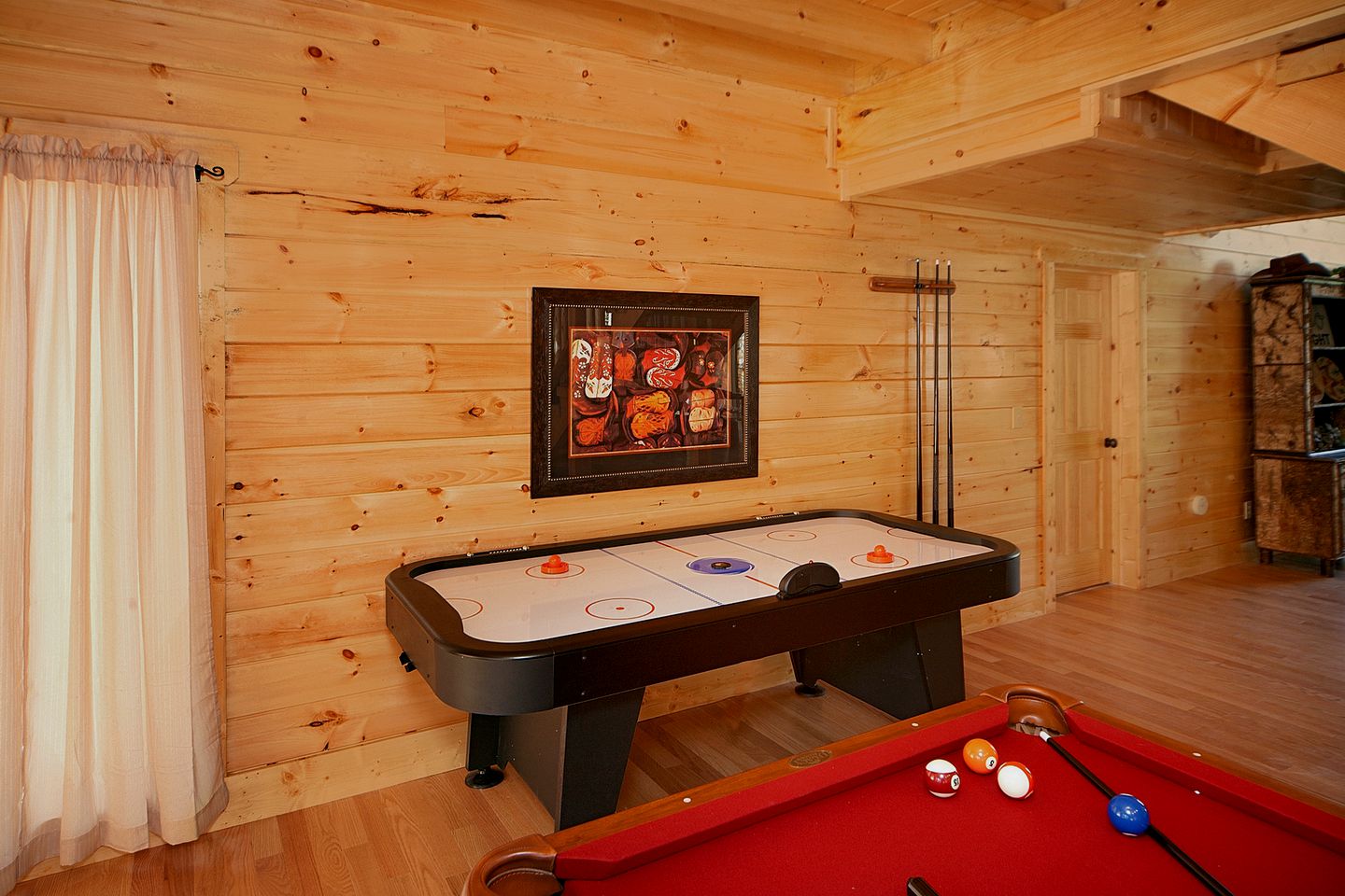 Majestic Cabin near Gatlinburg Perfect for a Getaway in Tennessee