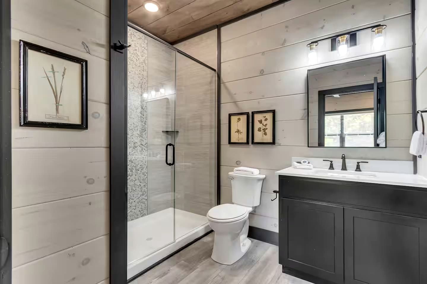 Brand-New Luxury Cabin with Indoor Heated Pool & Arcade, Near Dollywood in Sevierville, Tennessee