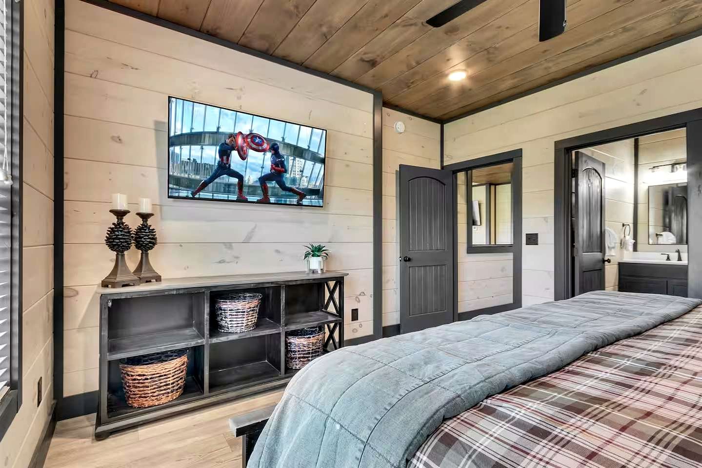 Brand-New Luxury Cabin with Indoor Heated Pool & Arcade, Near Dollywood in Sevierville, Tennessee