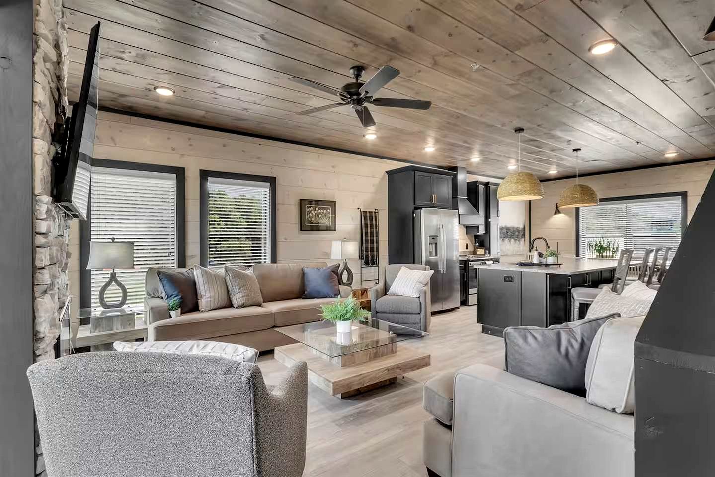 Brand-New Luxury Cabin with Indoor Heated Pool & Arcade, Near Dollywood in Sevierville, Tennessee