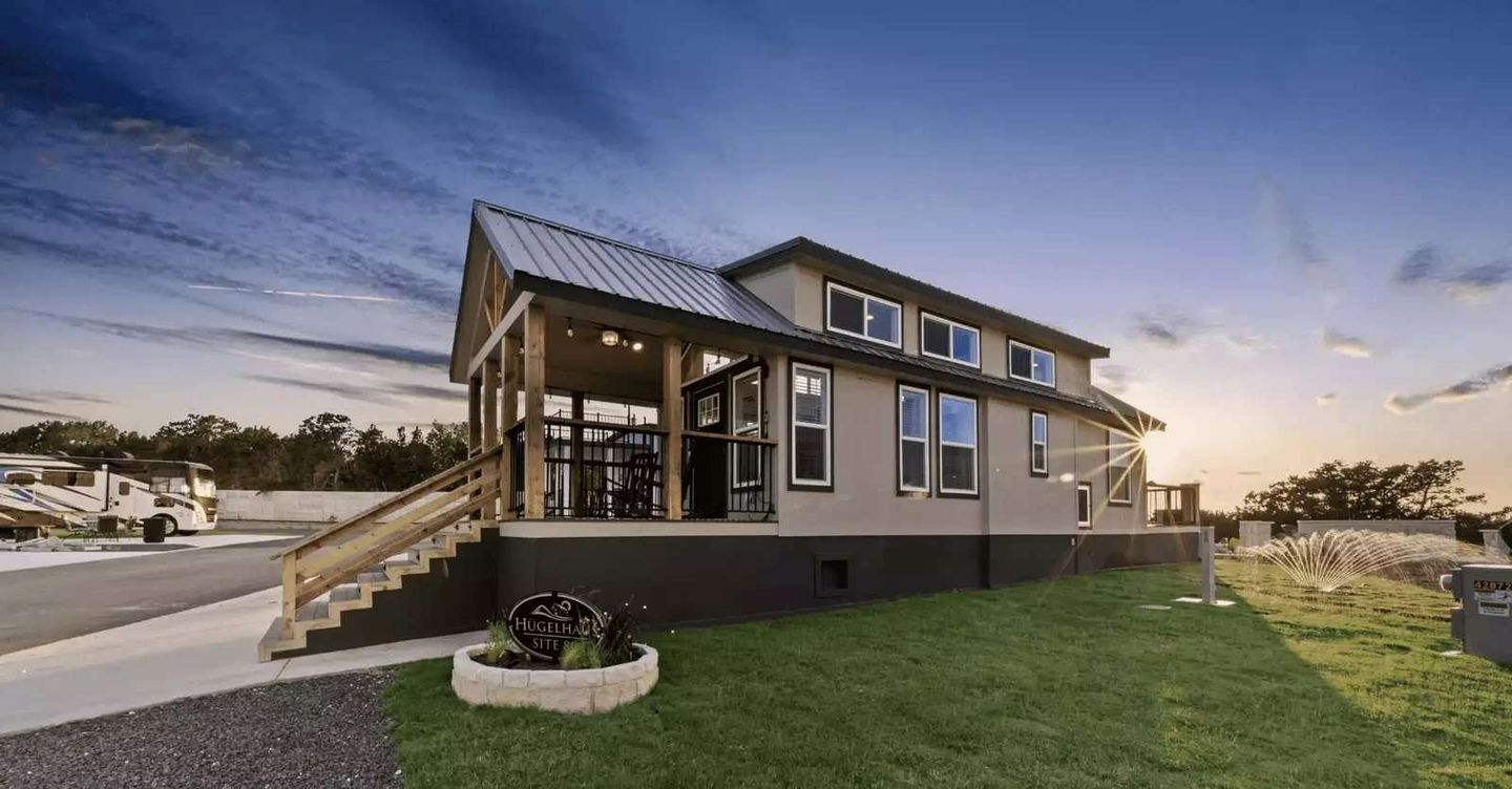 Relaxing Tiny Home Retreat with Resort Amenities Near Fredericksburg, TX