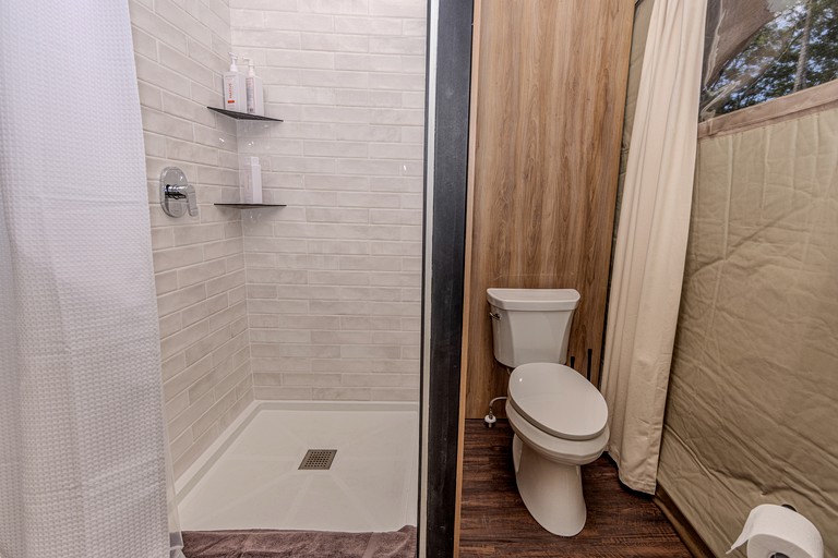 Vacation Rentals (United States of America, Zirconia, North Carolina)