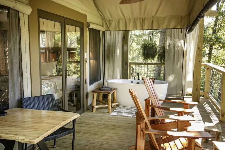 Vacation Rentals (United States of America, Zirconia, North Carolina)