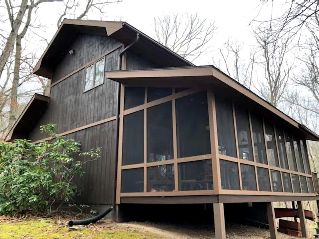 Charming Dog-Friendly Mountain Cabin with Fire Pit & Screened Porch Near Berkeley Springs | West Virginia