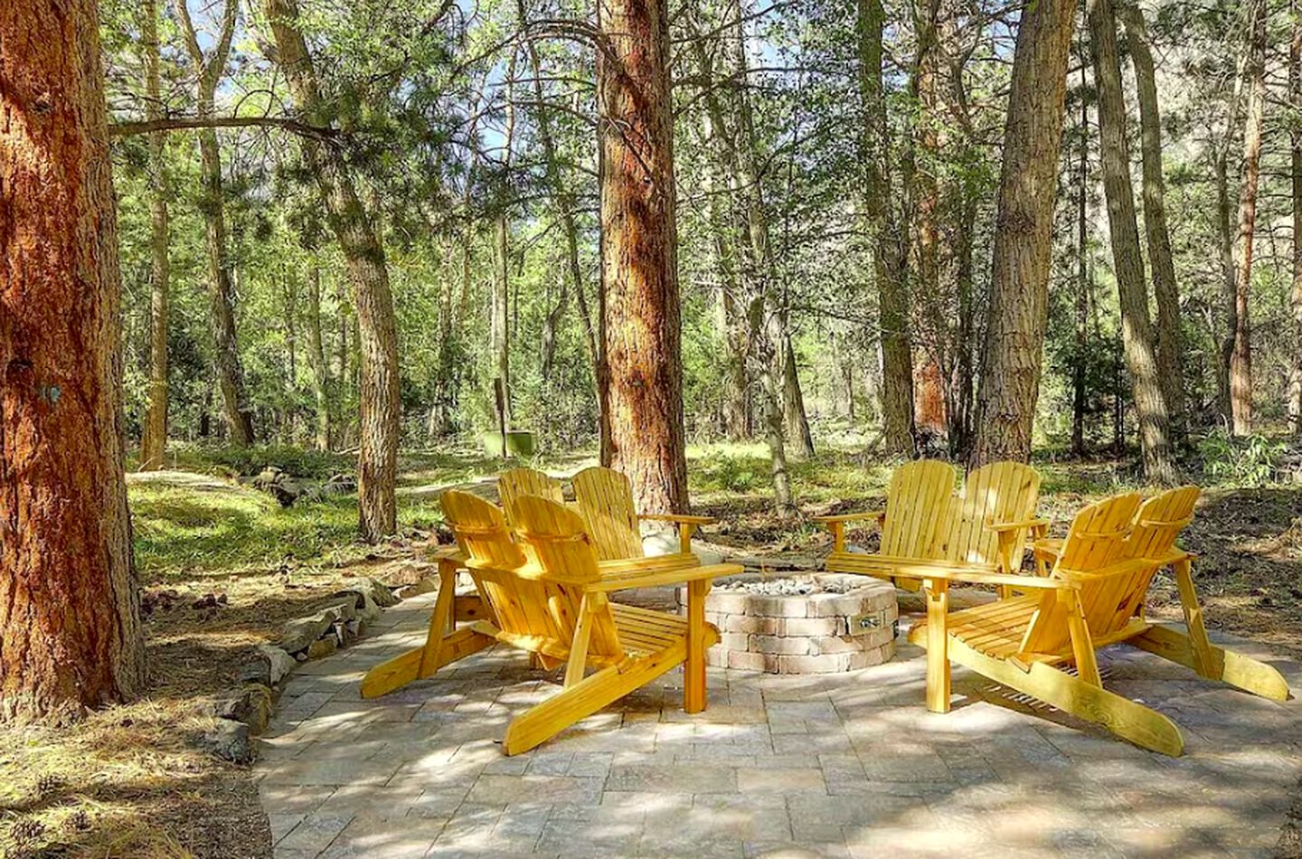 Cedar Lodge, Cabins 55693, Nathrop, United States of America Glamping Hub