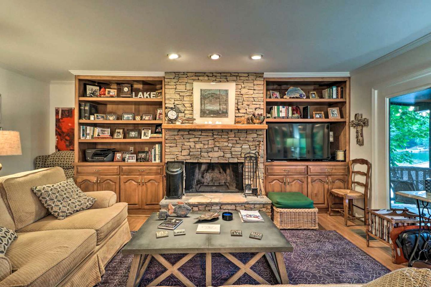 Delightful Waterfront Cabin Rental Overlooking Lake Martin, Elmore County, Alabama