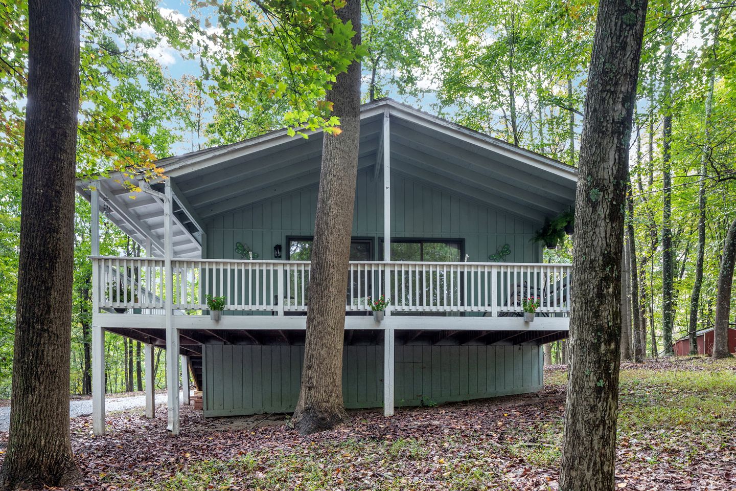 Peaceful Hedgesville Cottage with Hot Tub, Fireplace & Resort Amenities  in West Virginia