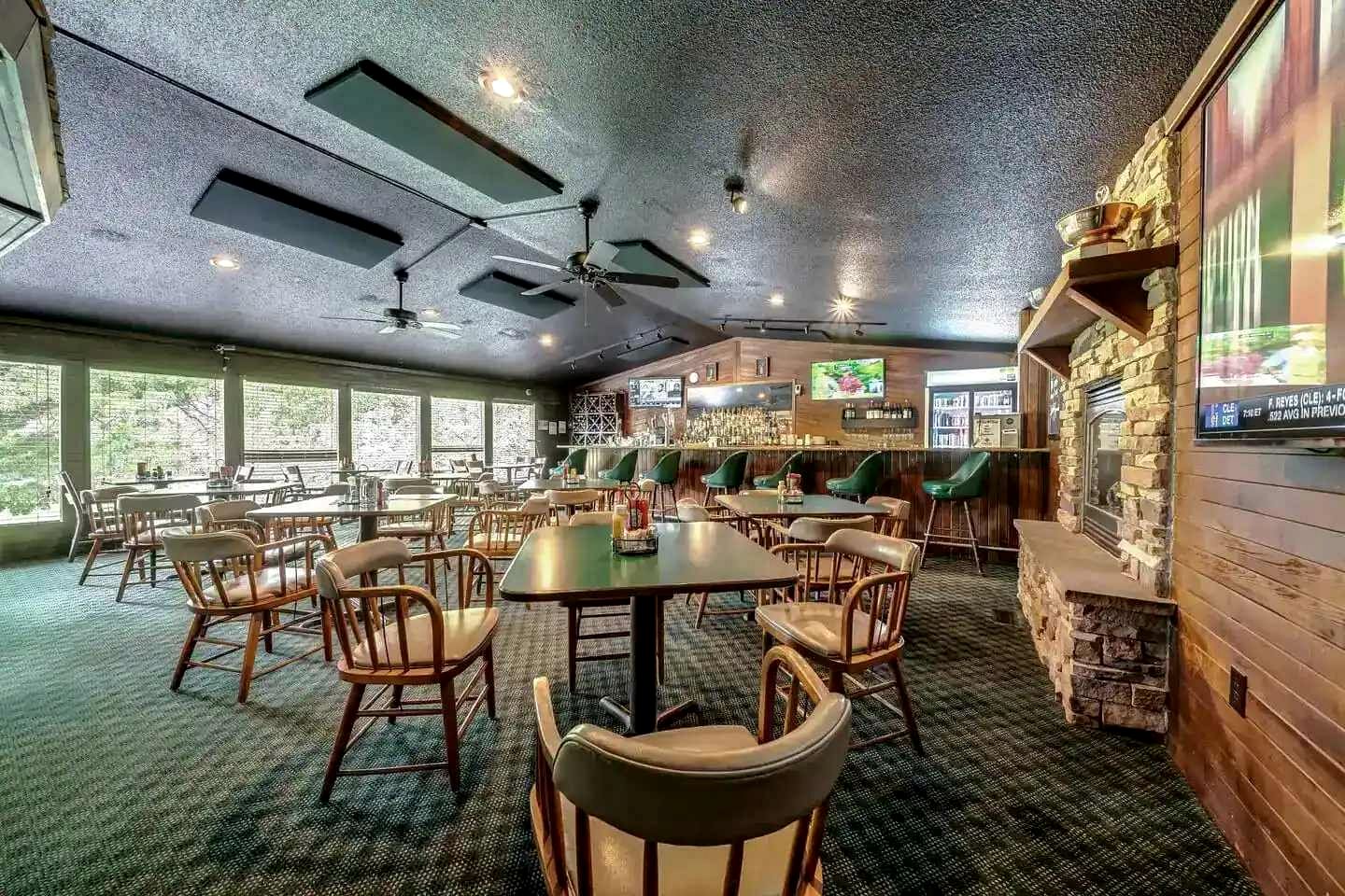 Peaceful Hedgesville Cottage with Hot Tub, Fireplace & Resort Amenities  in West Virginia