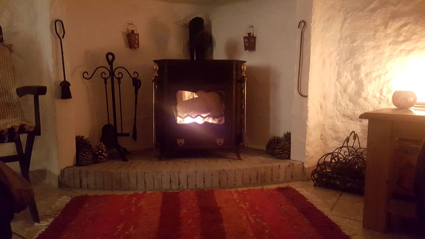 Beautifully Refurbished Cave Rentals with Shared Pool in Castillejar, Granada, Spain