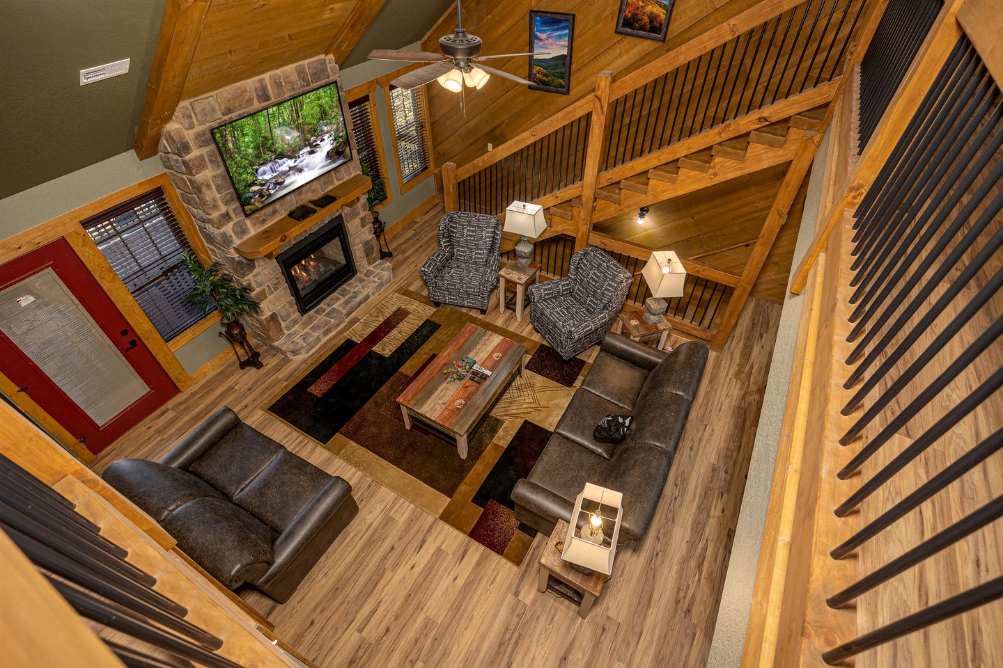 Stunning Villa with Fireplace, Game Room and Heated Swimming Pool in Gatlinburg, Tennessee