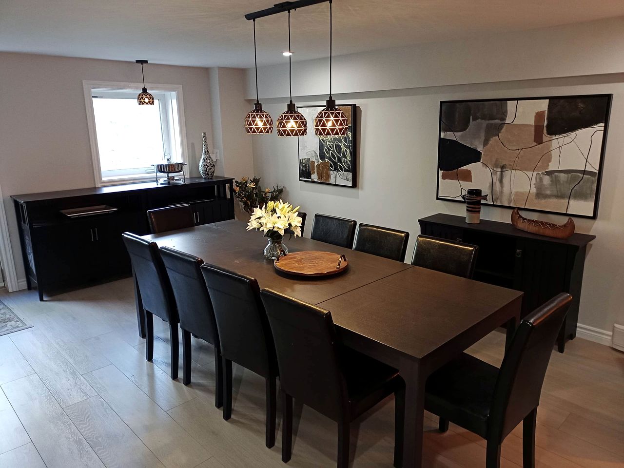 Stunning Cottage with Fire Pit and Private Cinema in Kawartha Lakes, Ontario
