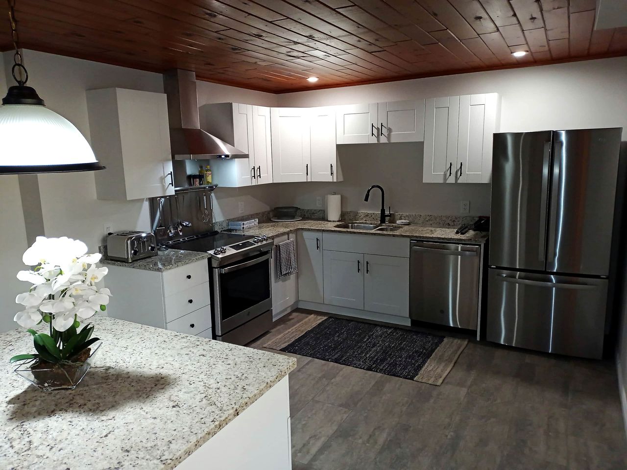 Stunning Cottage with Fire Pit and Private Cinema in Kawartha Lakes, Ontario